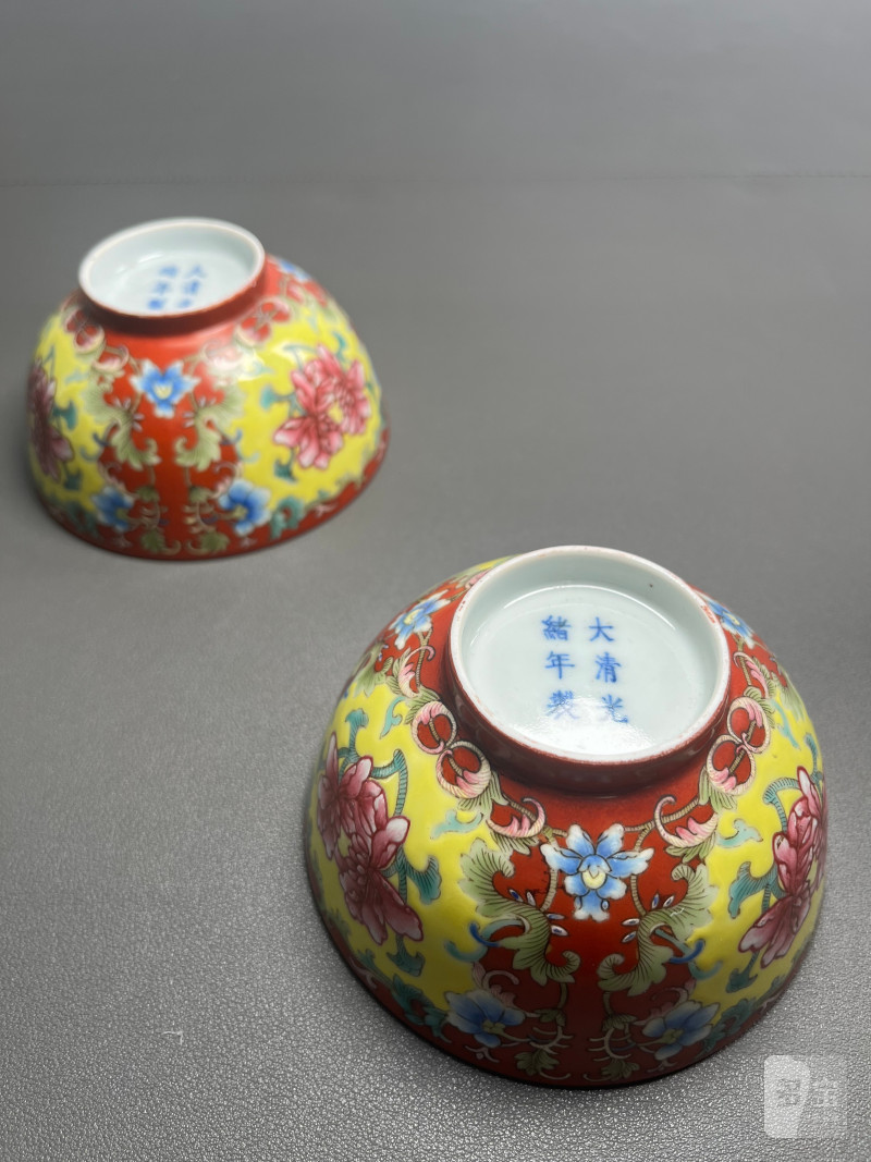 清光绪  珊瑚红地洋彩花卉碗（一对） - 图4